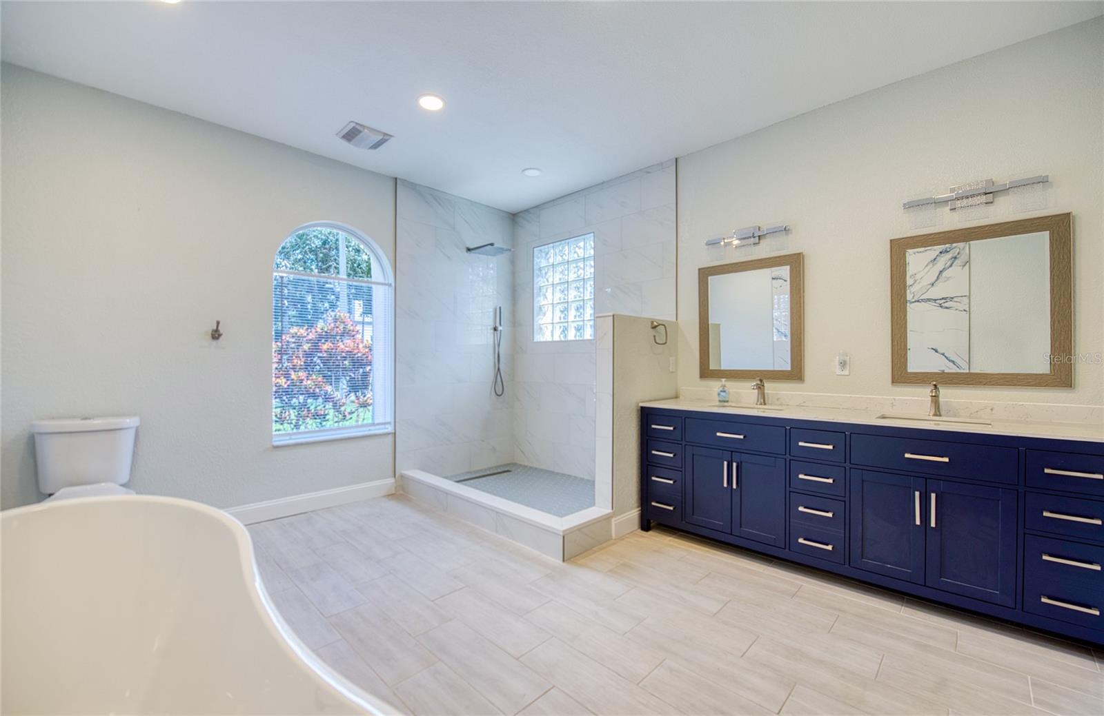 OAKHURST RUN SUB - Residential