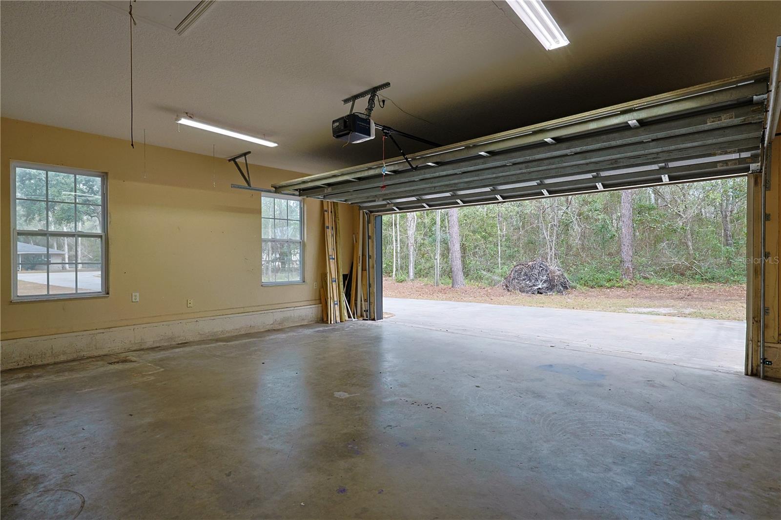 HOLLY BROOK - Residential