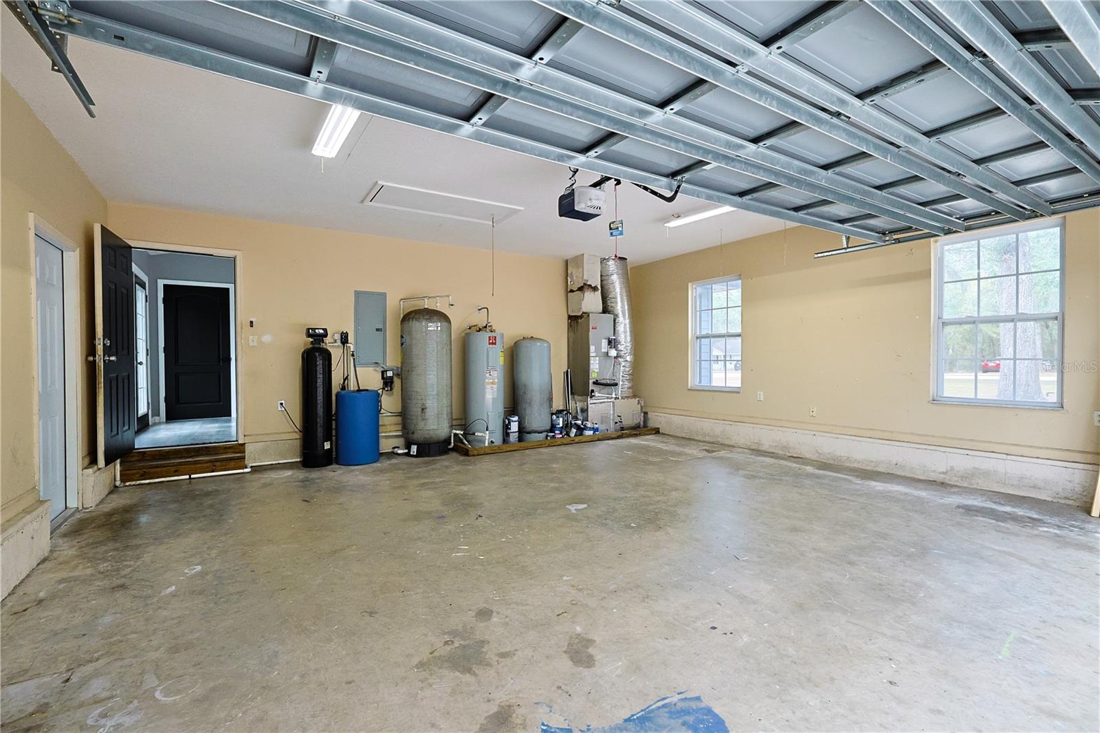 HOLLY BROOK - Residential