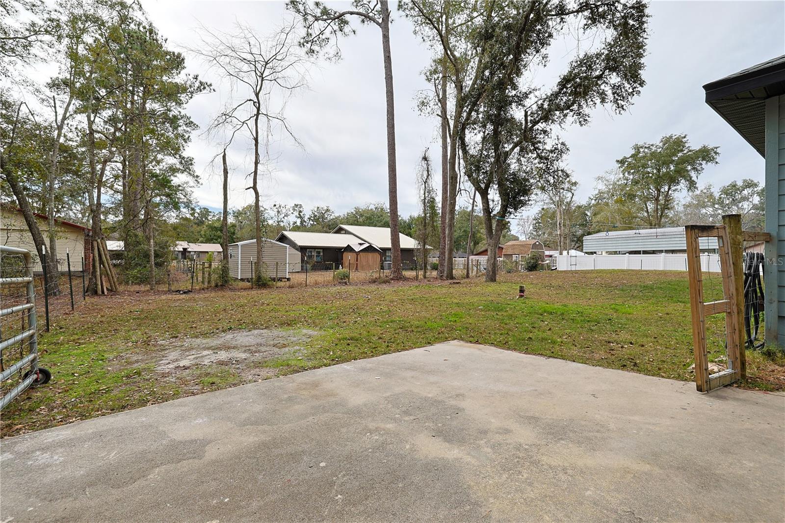 HOLLY BROOK - Residential