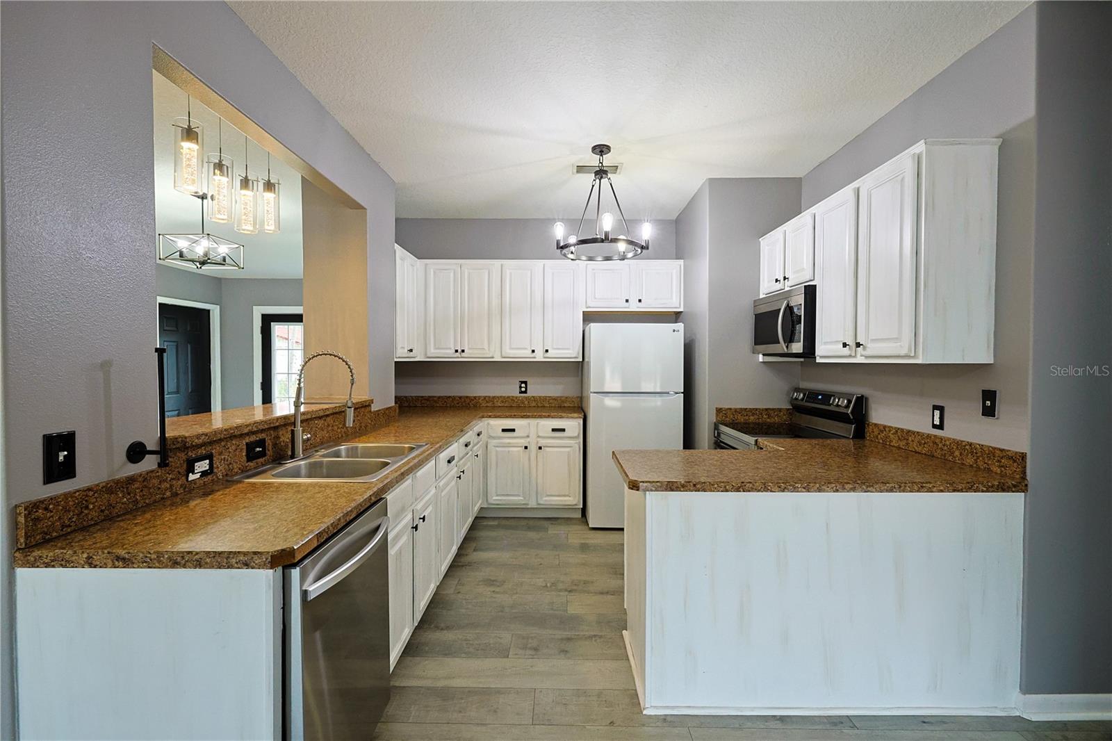 HOLLY BROOK - Residential