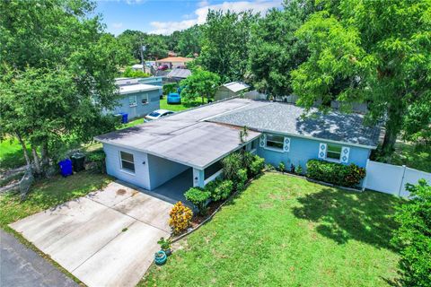 A home in LAKELAND