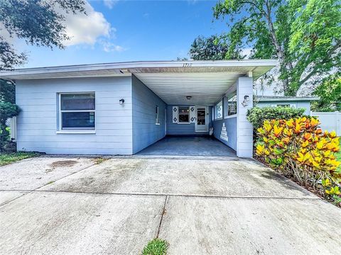 A home in LAKELAND