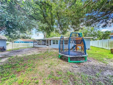 A home in LAKELAND