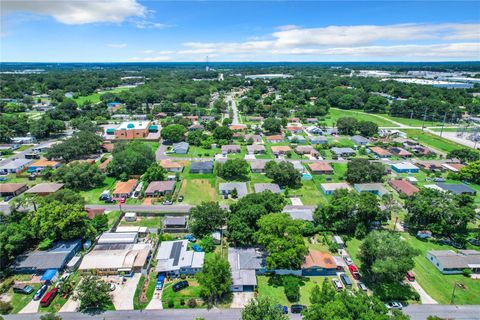 A home in LAKELAND