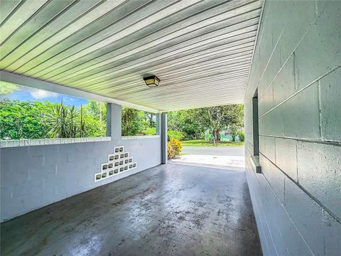 A home in LAKELAND