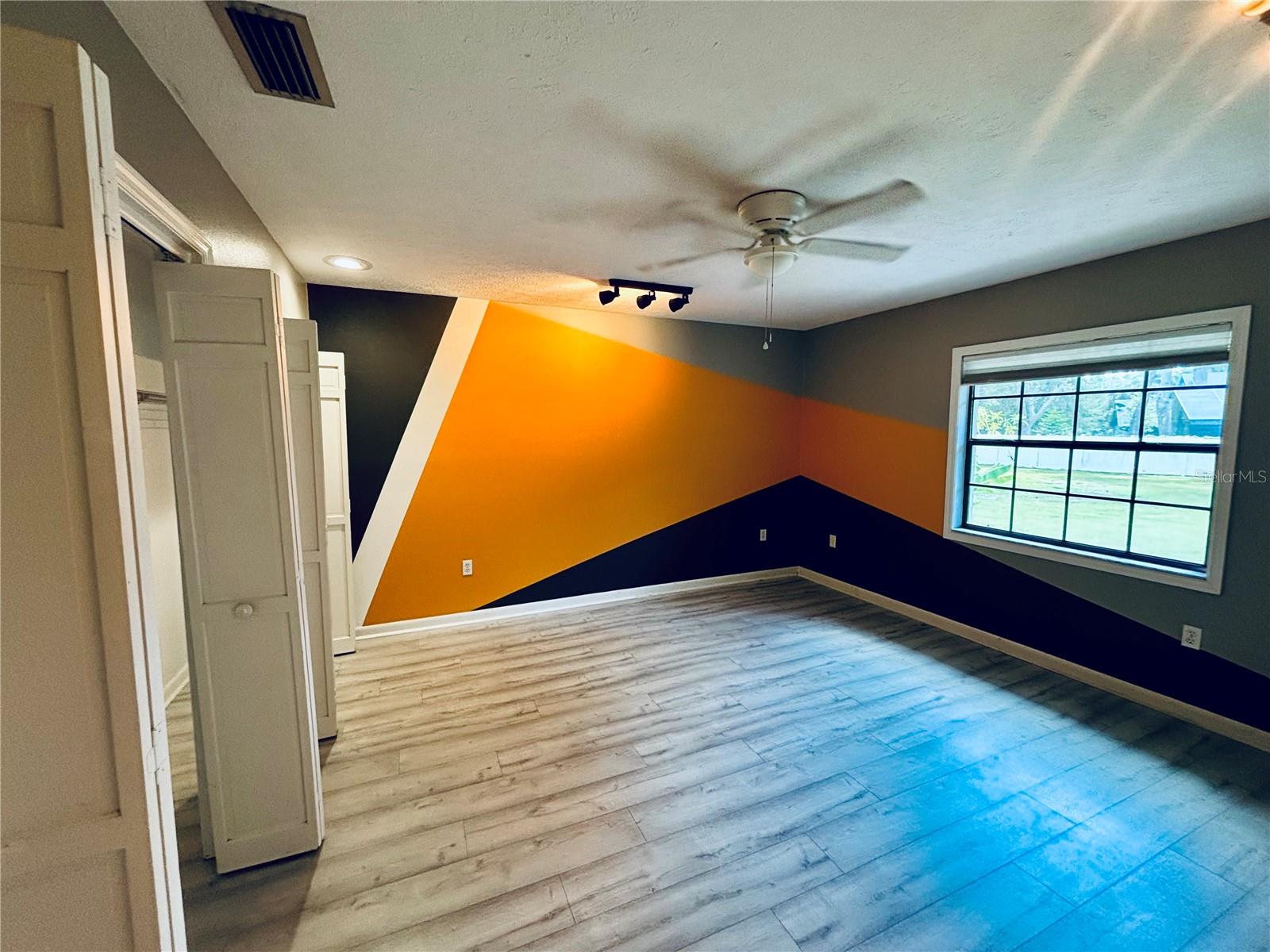 BLOOMINGDALE SEC F UNIT 1 - Residential
