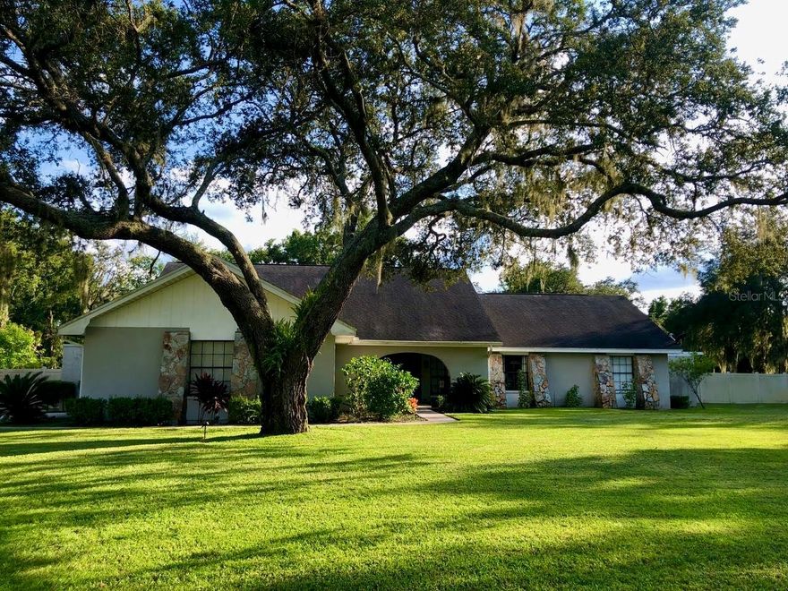 Seller Motivated! Price Drop!
Charming Brandon home!
Welcome to this beautiful 4 bedroom, 3 bathroom home on a full acre in the Southoak community.  Two bedrooms have ensuite bathrooms. Featuring an open layout with plenty of windows, spacious living areas and a split floor plan for privacy, this home is perfect for both everyday living and entertaining.  The kitchen overlooks the family room as well as the screened patio, heated pool and spa.  Fenced back yard with mature trees and plenty of room for family and pets.  Well provides water for full coverage sprinkler system.  Brand new HVAC system and three-year old septic tank and drainfield.  Located minutes from schools, shopping and dining with easy commuting routes.