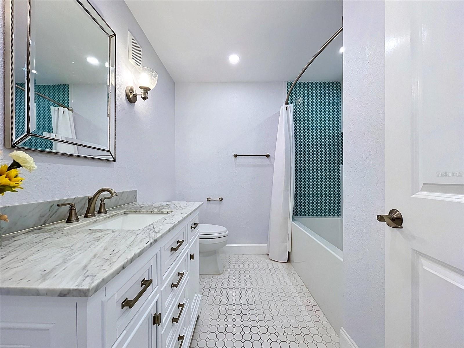 RACQUET CLUB NORTHEAST CONDO THE - Residential