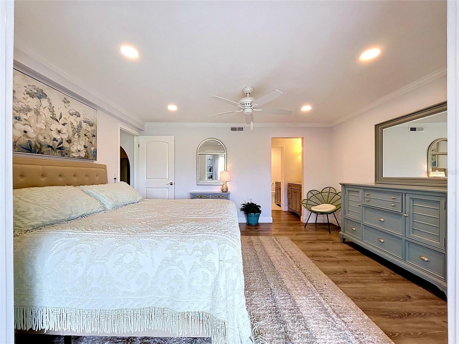 RACQUET CLUB NORTHEAST CONDO THE - Residential