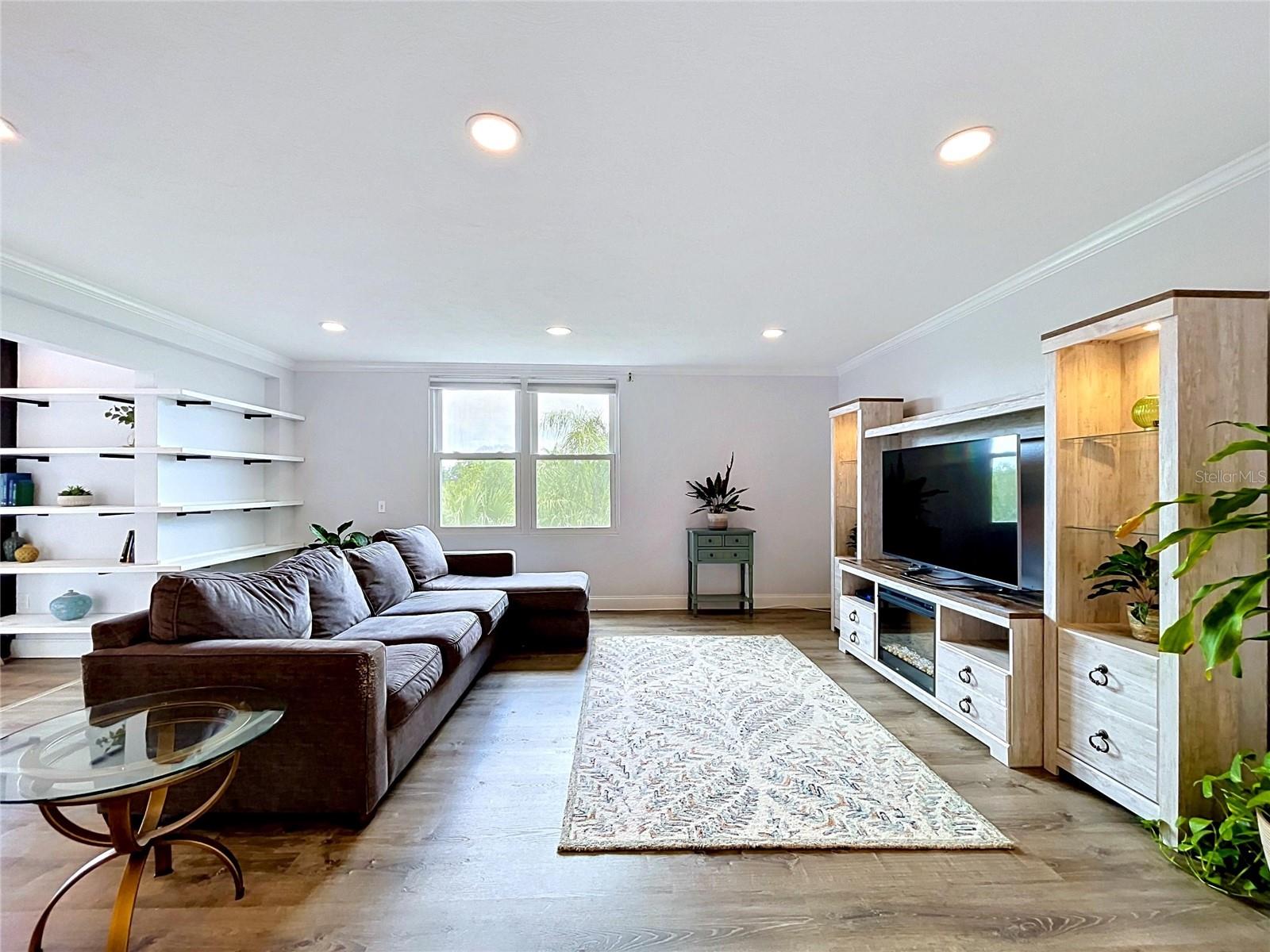 RACQUET CLUB NORTHEAST CONDO THE - Residential