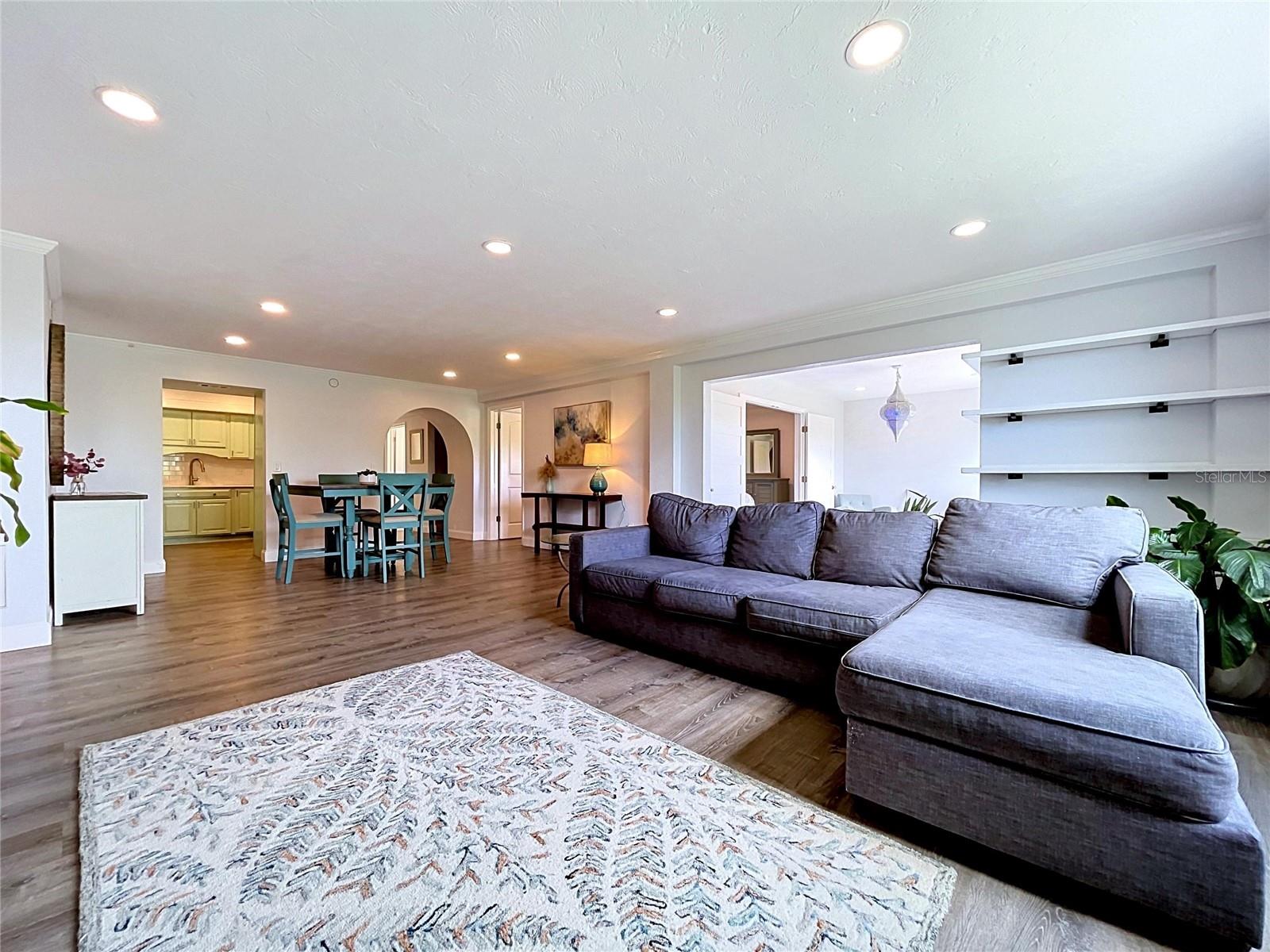 RACQUET CLUB NORTHEAST CONDO THE - Residential