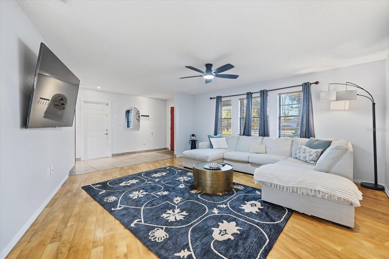 926 PLUM TREE LANE
