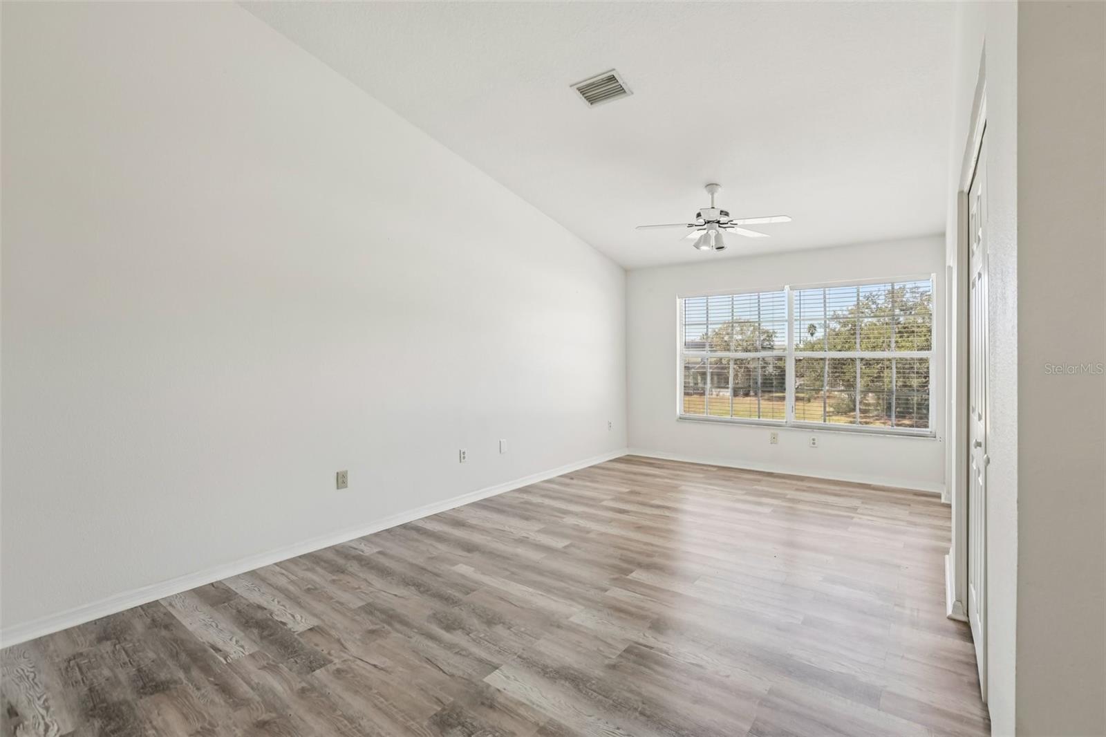 THE TWNHMS AT KENSINGTON - Residential