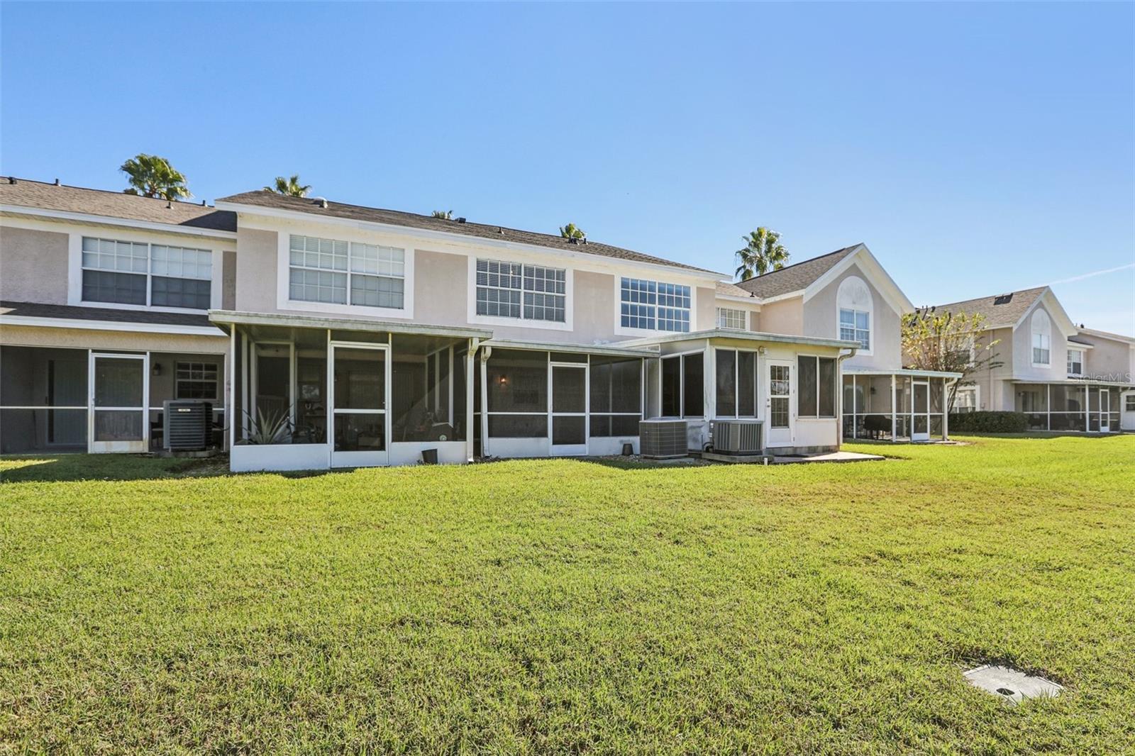 THE TWNHMS AT KENSINGTON - Residential