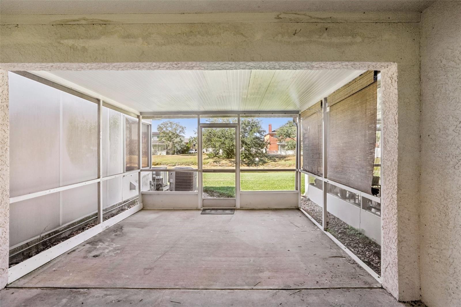 THE TWNHMS AT KENSINGTON - Residential