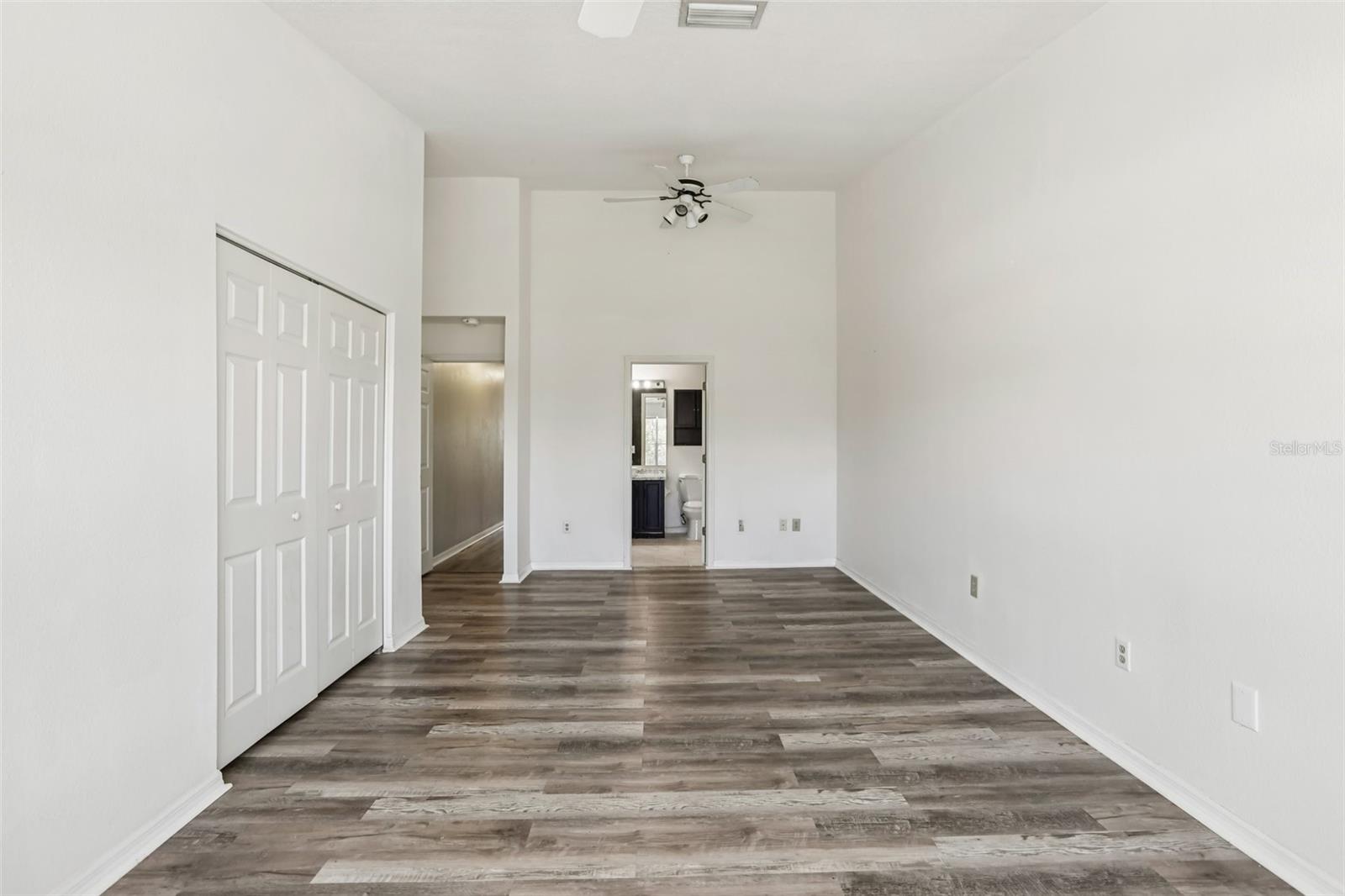 THE TWNHMS AT KENSINGTON - Residential