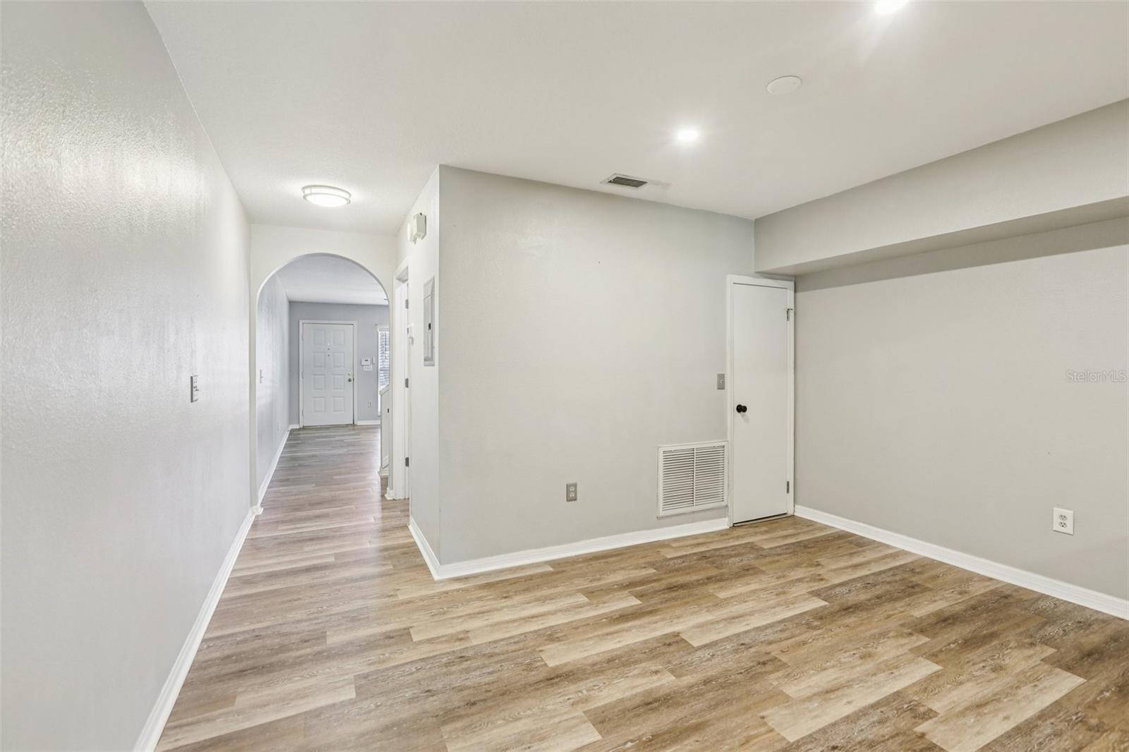 THE TWNHMS AT KENSINGTON - Residential