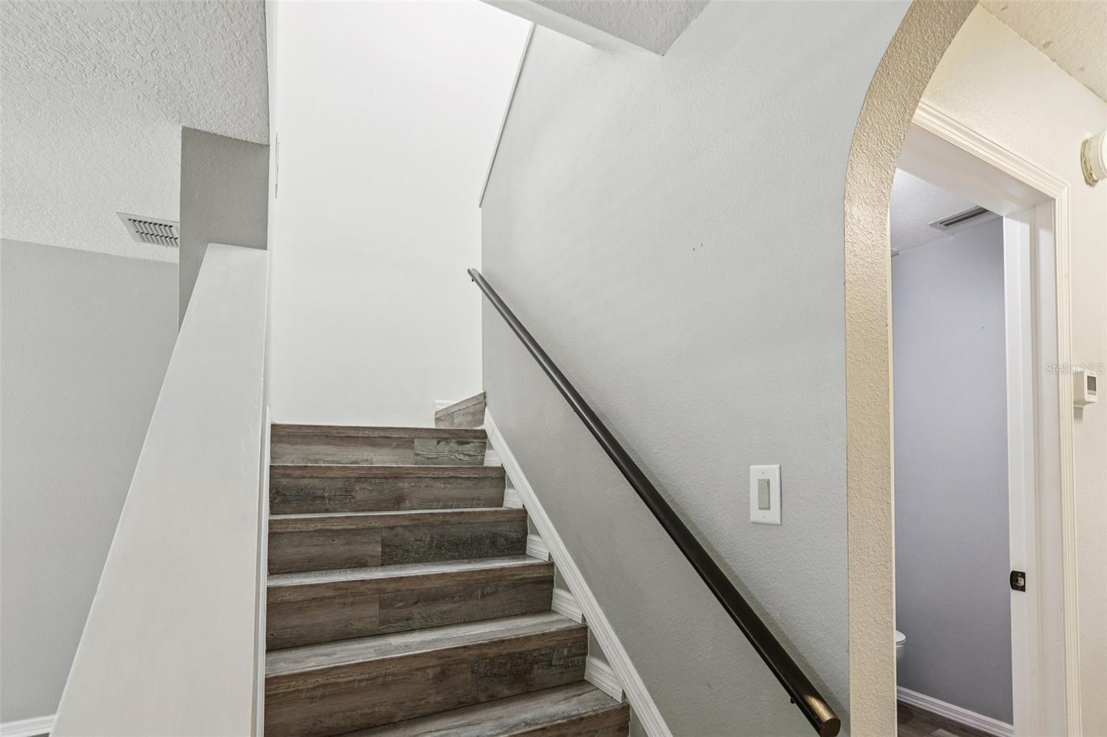 THE TWNHMS AT KENSINGTON - Residential