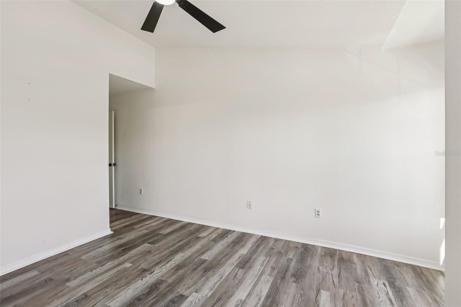 THE TWNHMS AT KENSINGTON - Residential