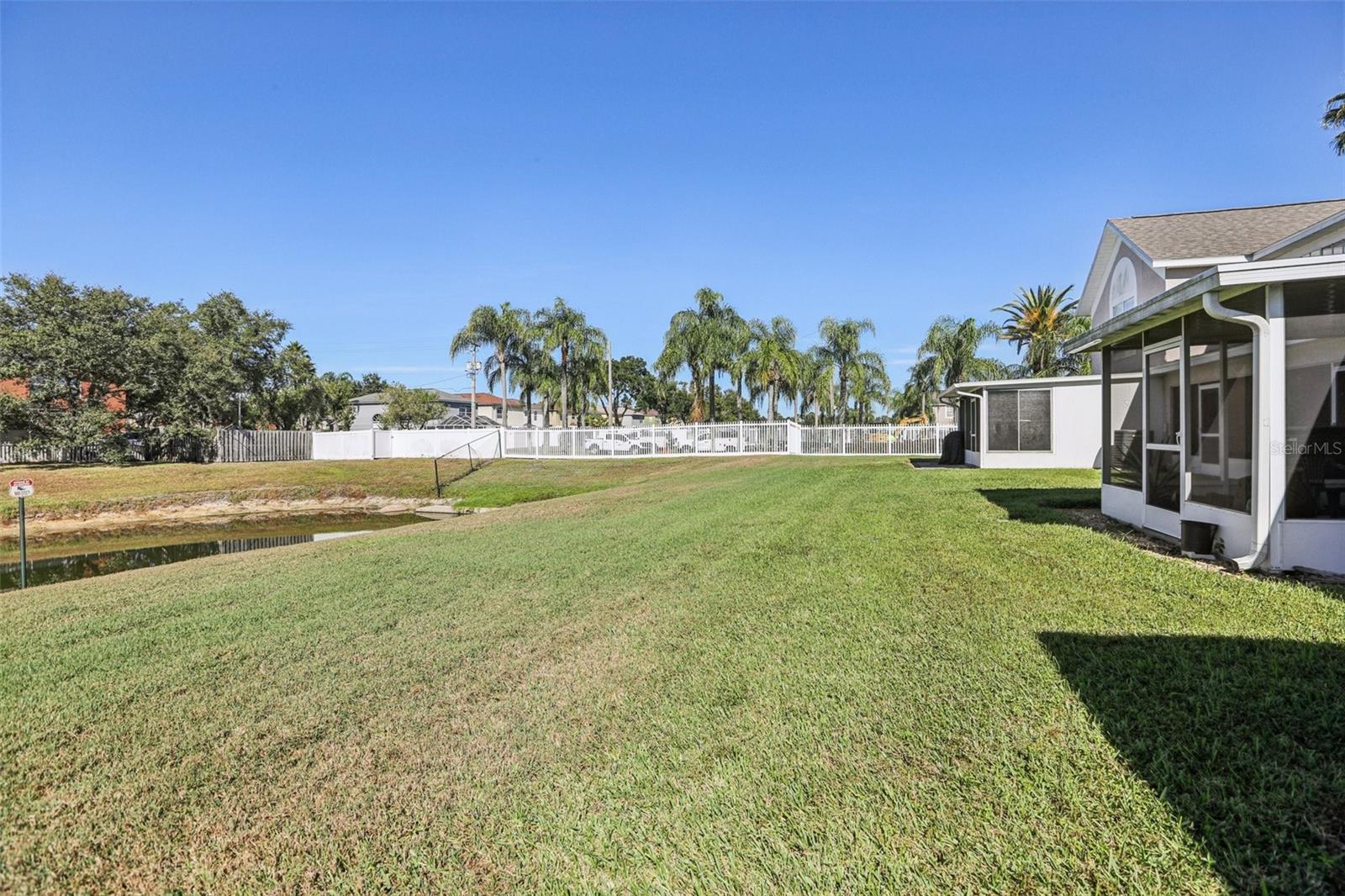 THE TWNHMS AT KENSINGTON - Residential