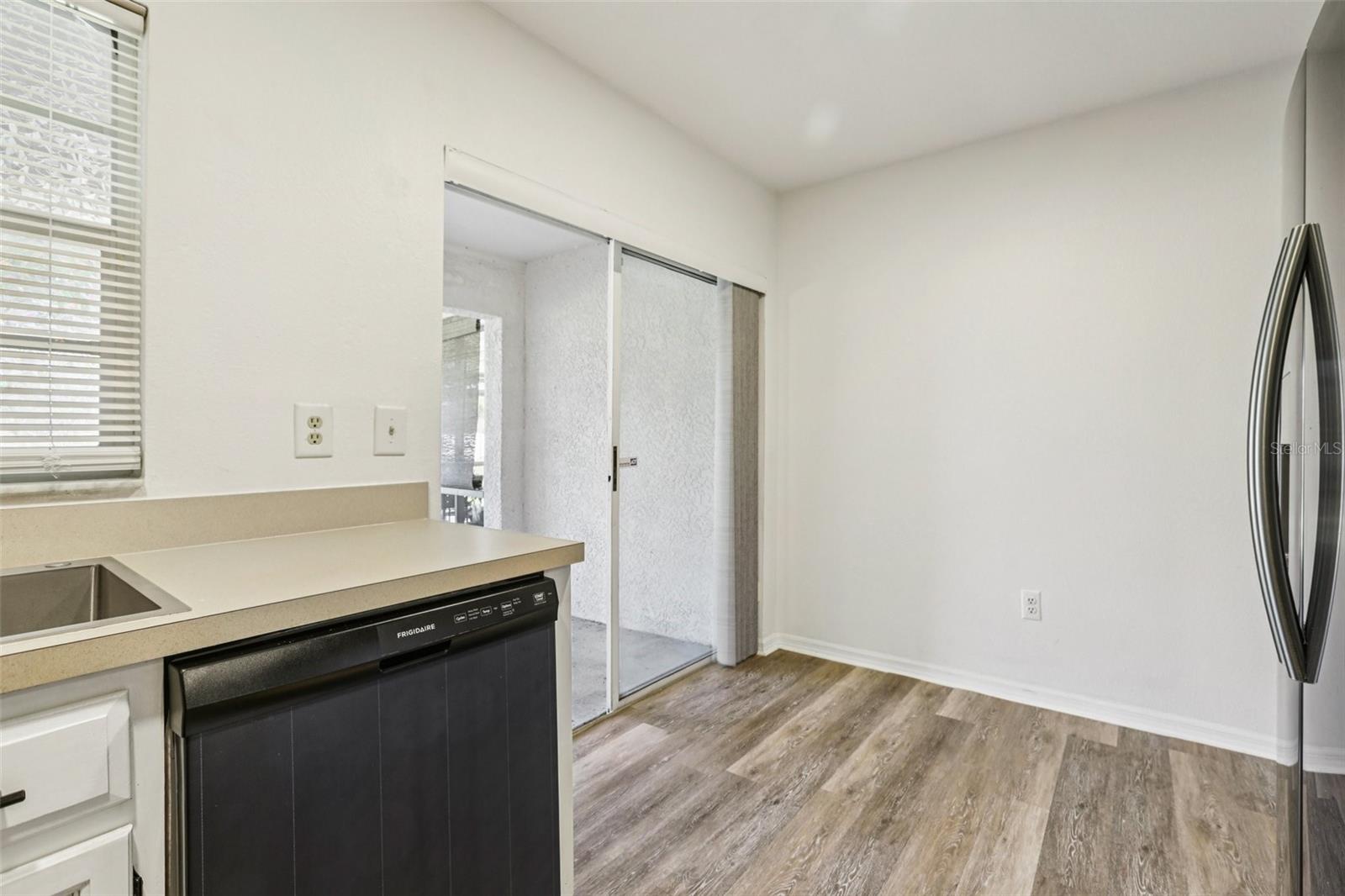 THE TWNHMS AT KENSINGTON - Residential