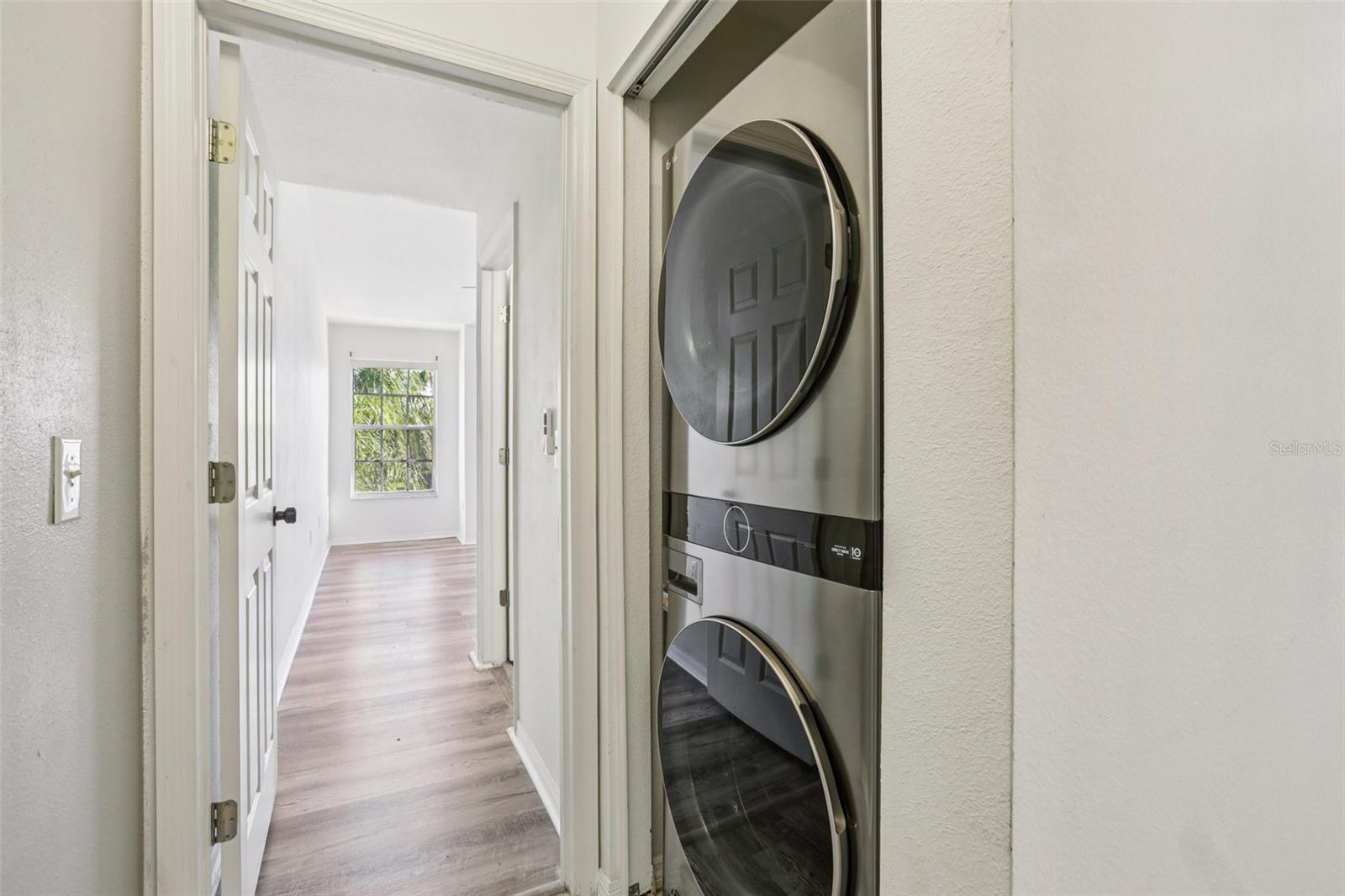 THE TWNHMS AT KENSINGTON - Residential