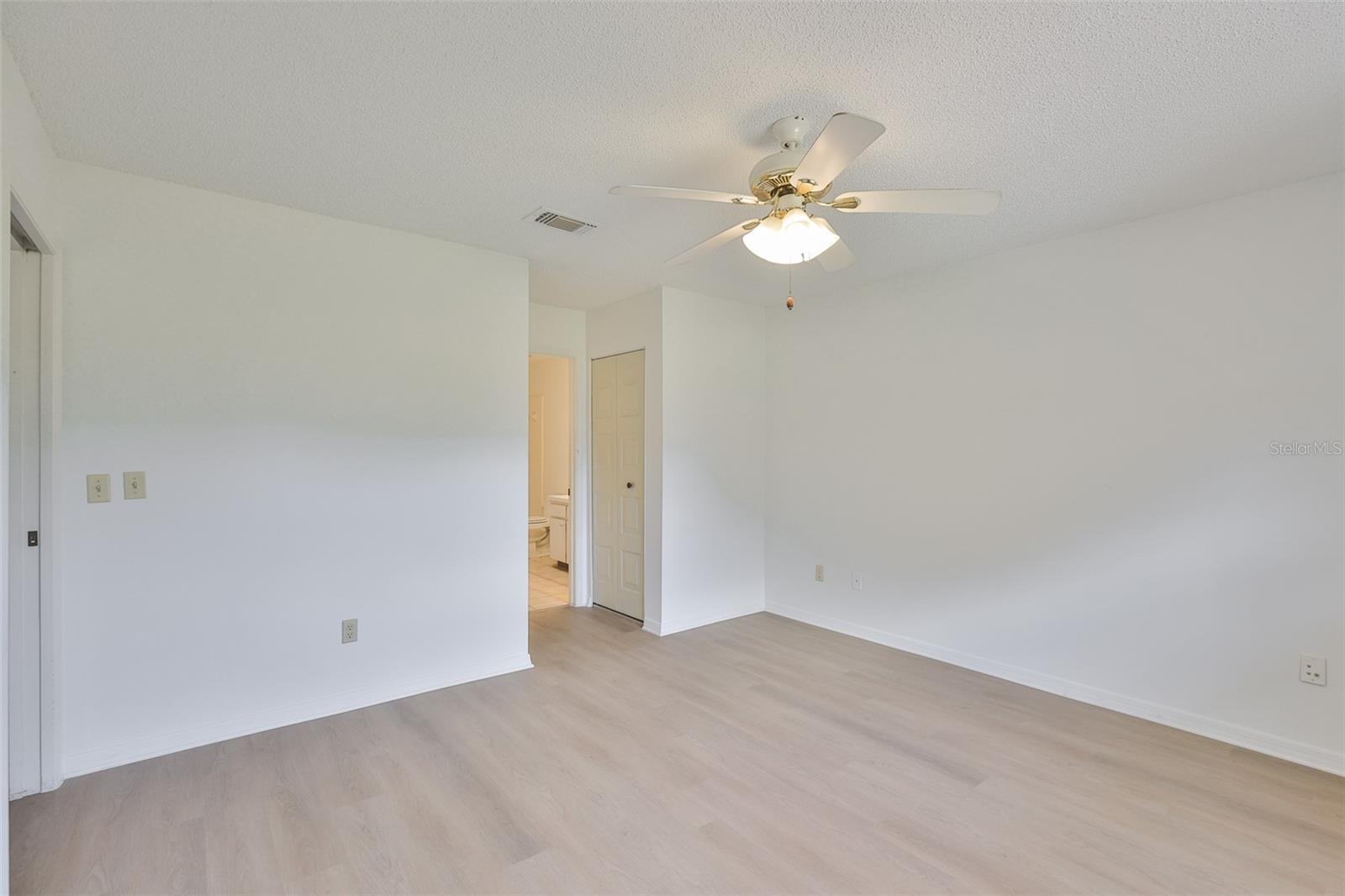 SUN CITY CENTER UNIT 45 1ST AD - Residential Lease