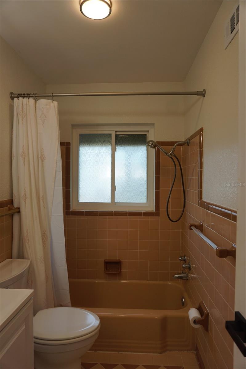 SUN LIT SHORES - Residential Lease