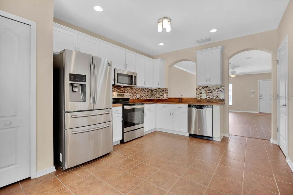 Photo of 15834 Fishhawk View Drive, Lithia, FL 33547 (MLS # TB8458690)