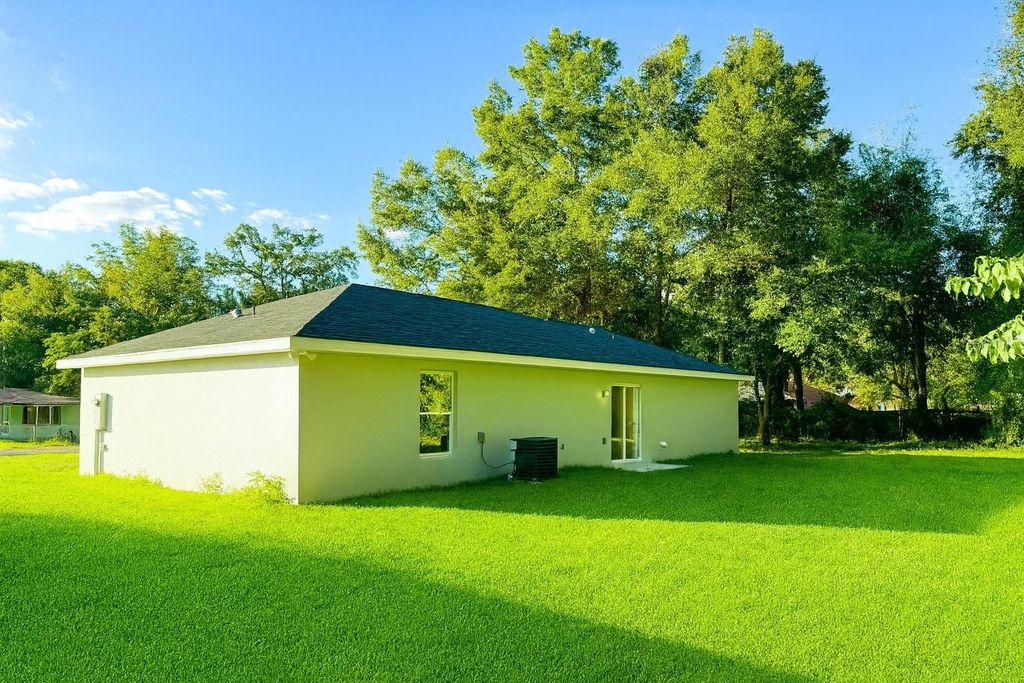 Photo of 521 SW 15th Avenue, Ocala, FL 34471 (MLS # OM707250)