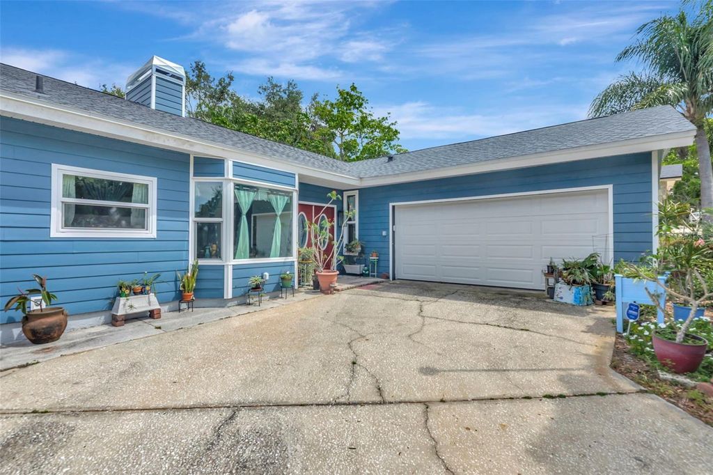 Photo of 220 Normandy Circle W, Palm Harbor, FL 34683 (MLS # TB8495742)