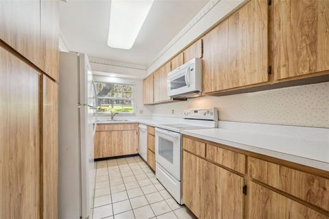 Tiny photo for 2874 E Crooked Lake Drive, Eustis, FL 32726 (MLS # G5110136)