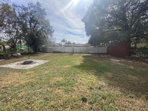 A home in LAKELAND