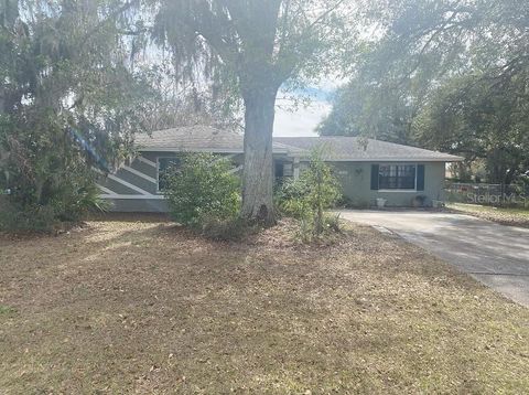 A home in LAKELAND