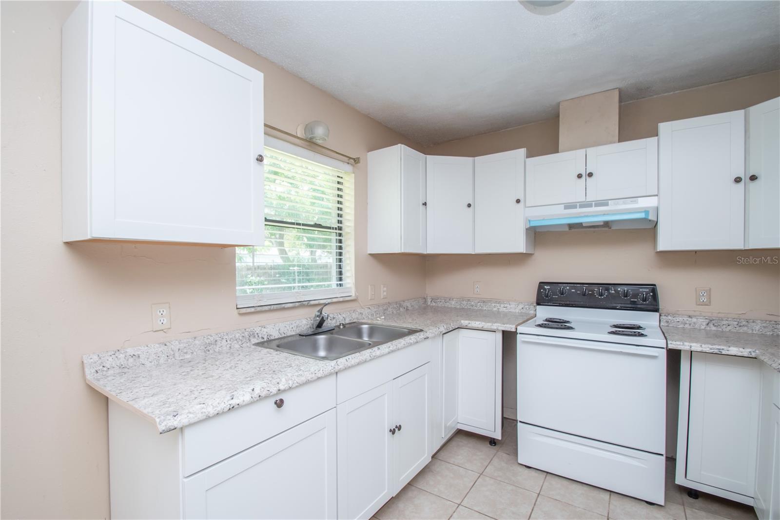 HILL N DALE - Residential Lease