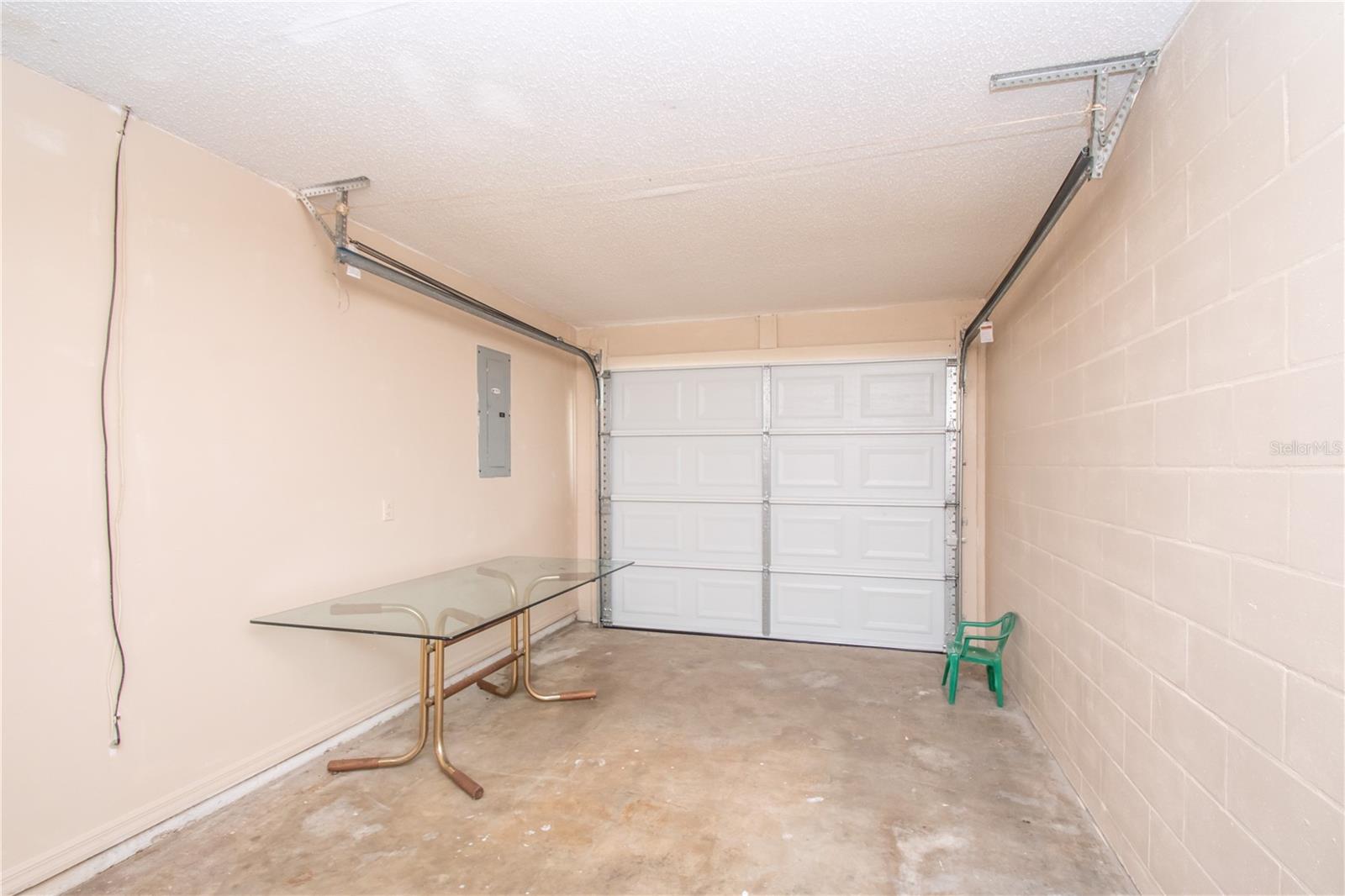 HILL N DALE - Residential Lease