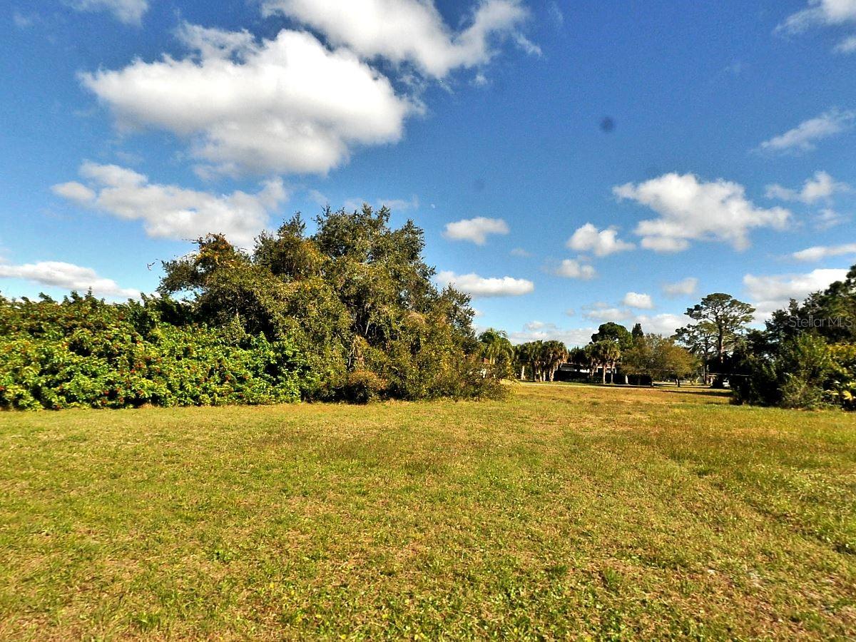 Welcome to unincorporated Warm Mineral Springs, Sarasota County! This cleared double lot is just 1 mile from the world-famous Warm Mineral Springs Park, where visitors come to swim year-round in healing 85-degree mineral water.
Ideally located between Venice and North Port, with quick access to Englewood (15 miles), Venice Beach (13 miles), Englewood Beach (17 miles), and the powder-white sands of Siesta Key Beach (28 miles).
Build your dream home and enjoy the Florida lifestyle — swimming, sunshine, gardening, and growing fruit trees right in your backyard. The area is thriving, with nearby Wellen Park, CoolToday Park, new hospitals, charter schools, and a high school opening in 2026.
North Port is one of Florida’s fastest-growing cities — a perfect place to live, invest, and thrive.
Always verify property dimensions, zoning, and tax details with Sarasota County.