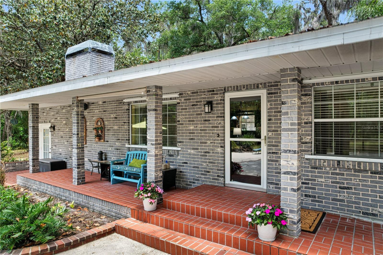 1090 BRADDOCK ROAD