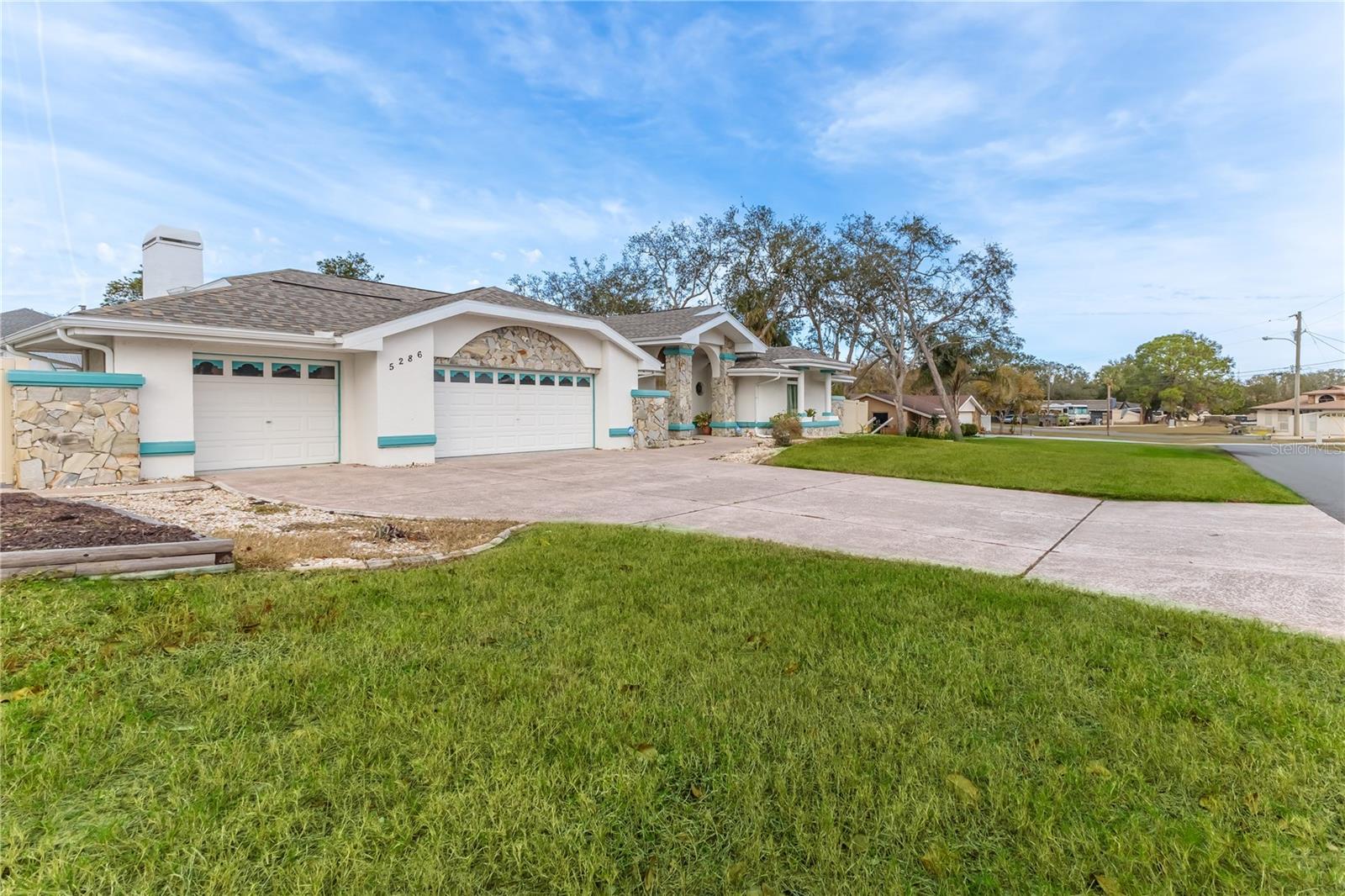 5286 HAMLET CIRCLE