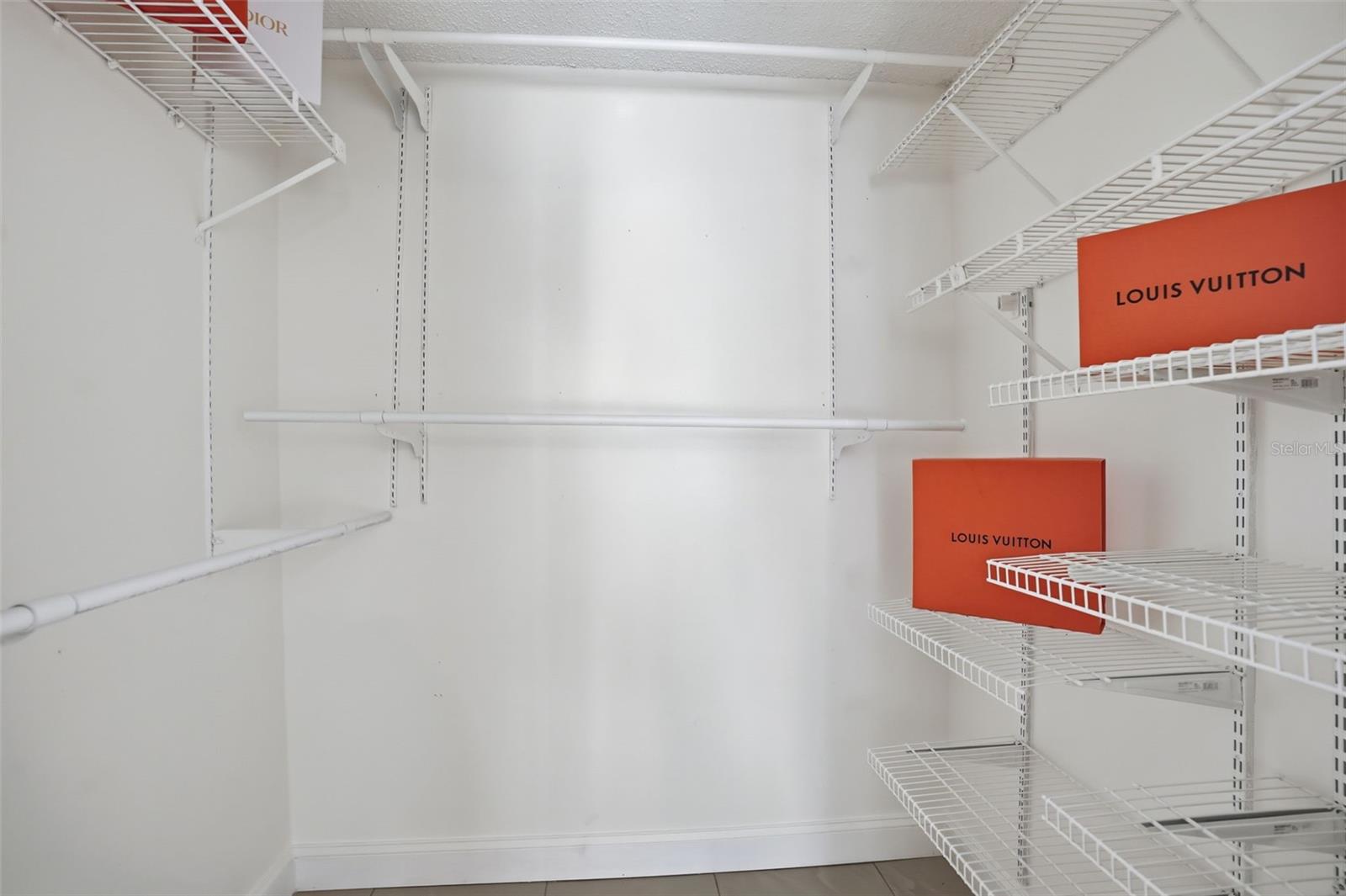 COUNTRY PLACE UNIT VI - Residential