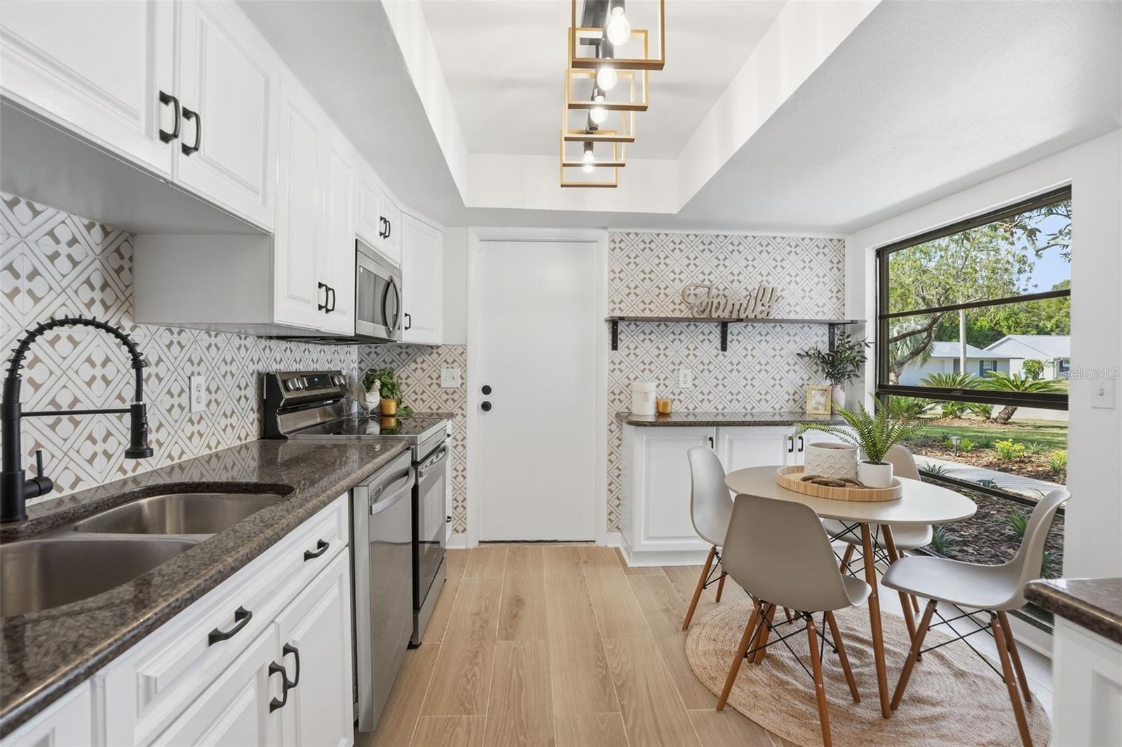 COUNTRY PLACE UNIT VI - Residential