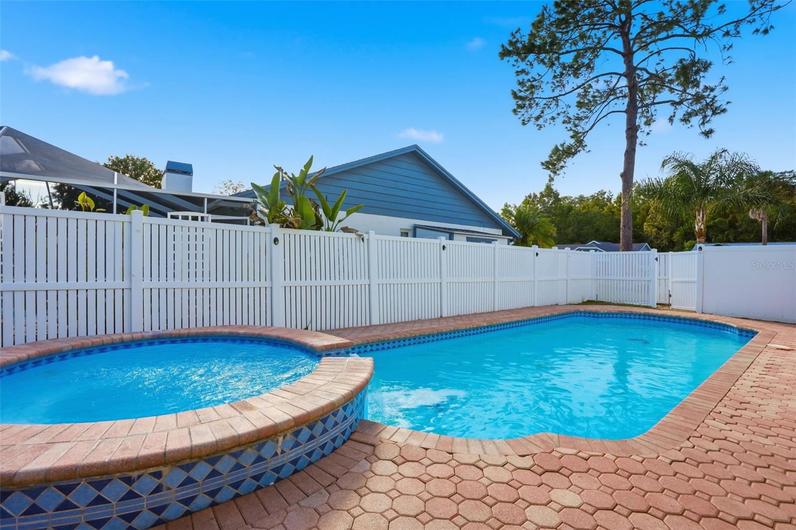 COUNTRY PLACE UNIT VI - Residential