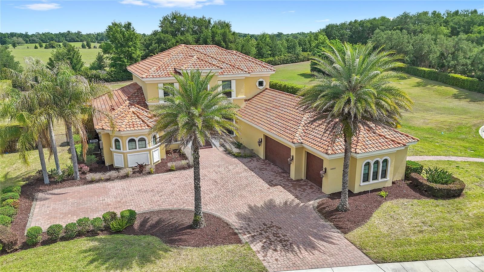 HEATHROW COUNTRY ESTATE - Residential