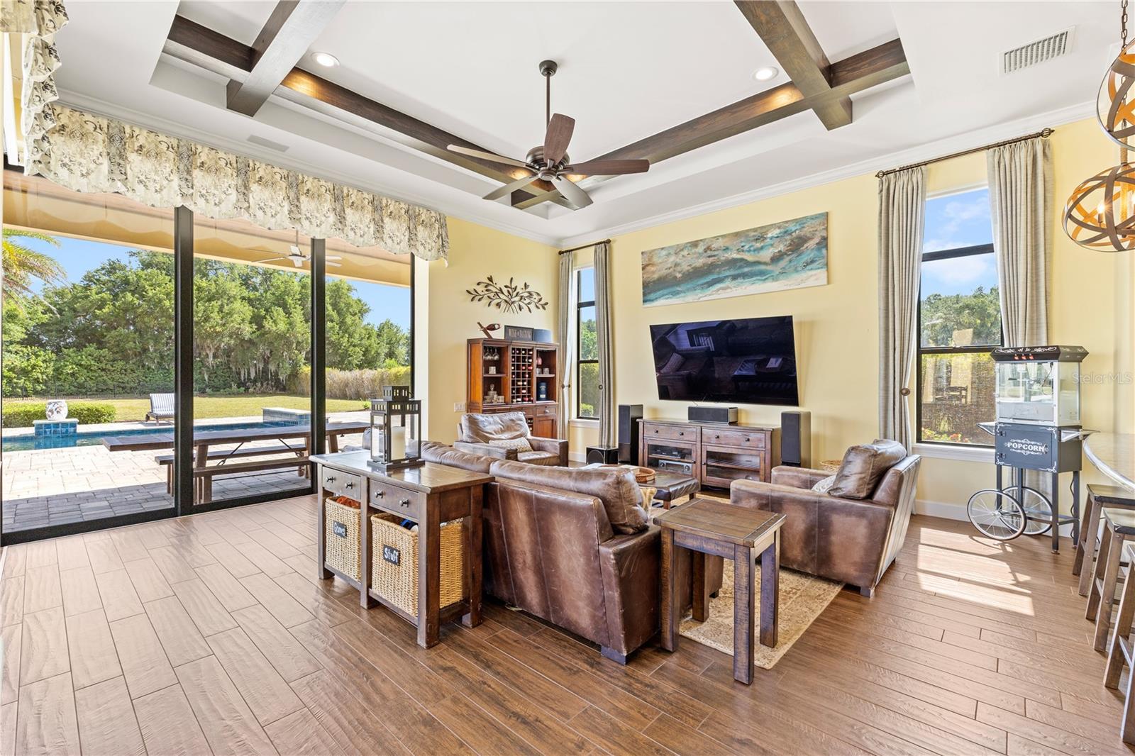 HEATHROW COUNTRY ESTATE - Residential