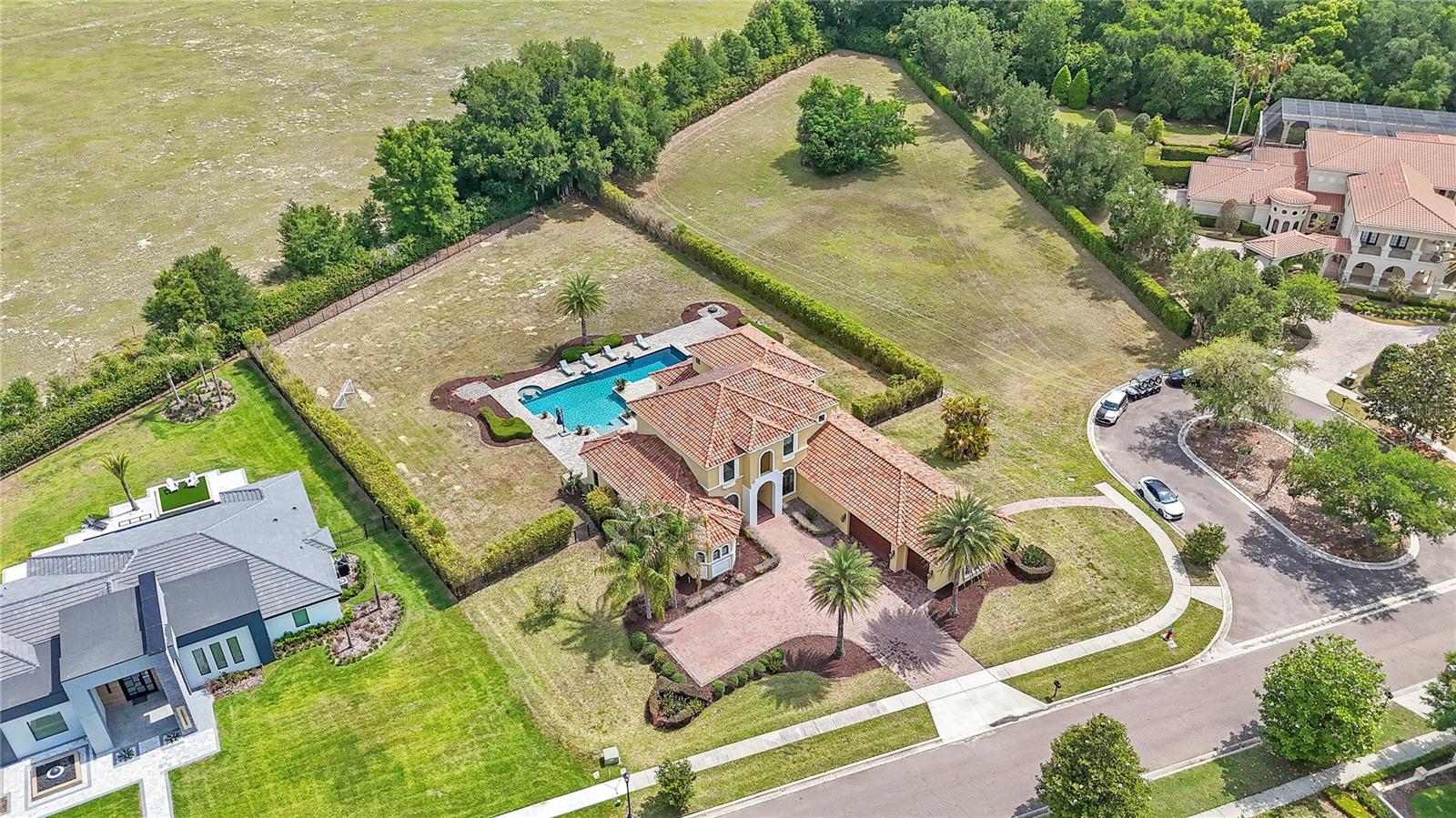 HEATHROW COUNTRY ESTATE - Residential