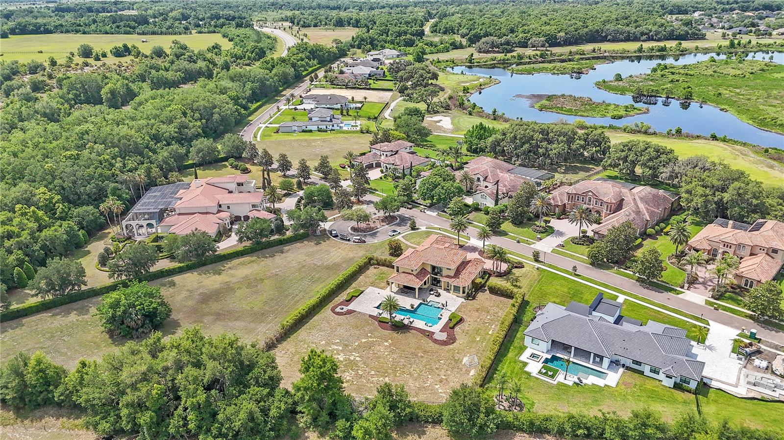HEATHROW COUNTRY ESTATE - Residential