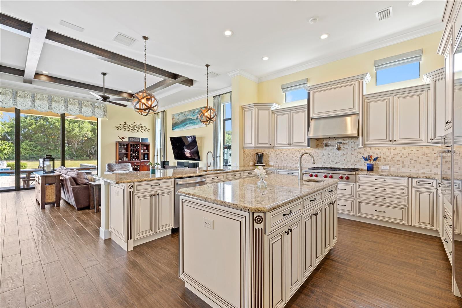 HEATHROW COUNTRY ESTATE - Residential