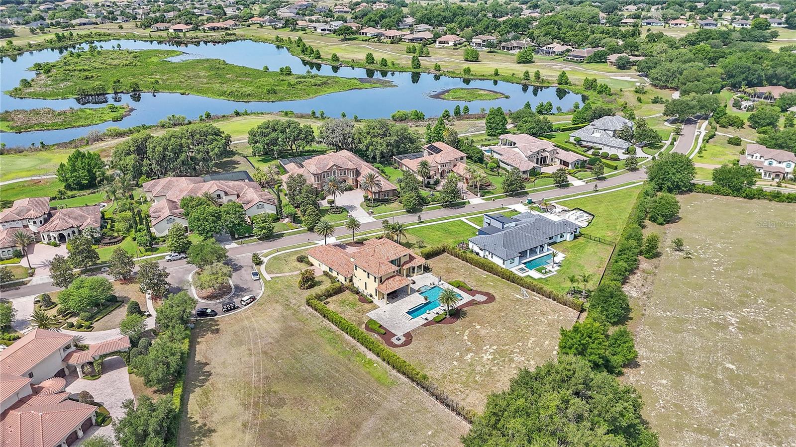 HEATHROW COUNTRY ESTATE - Residential