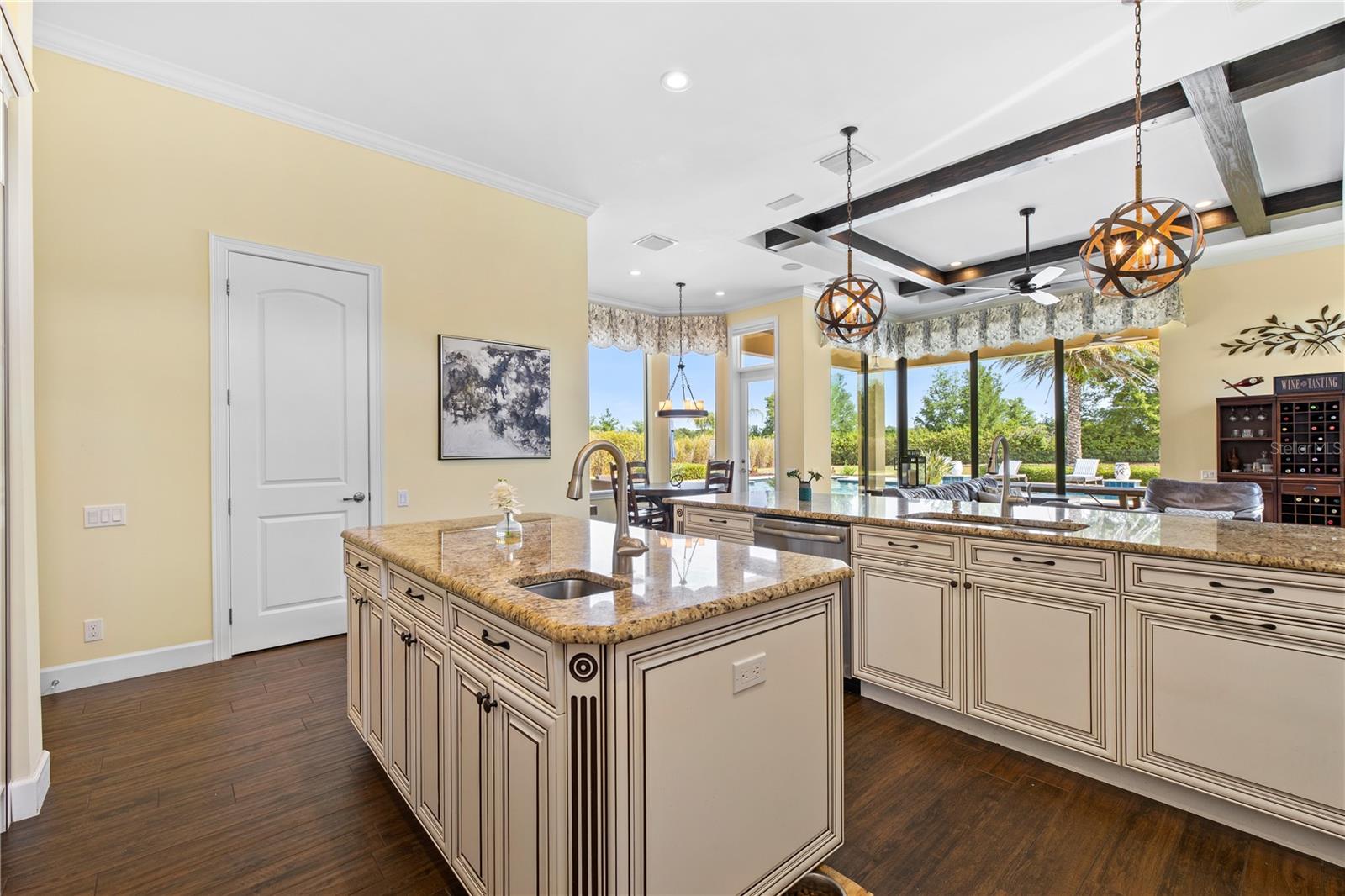 HEATHROW COUNTRY ESTATE - Residential